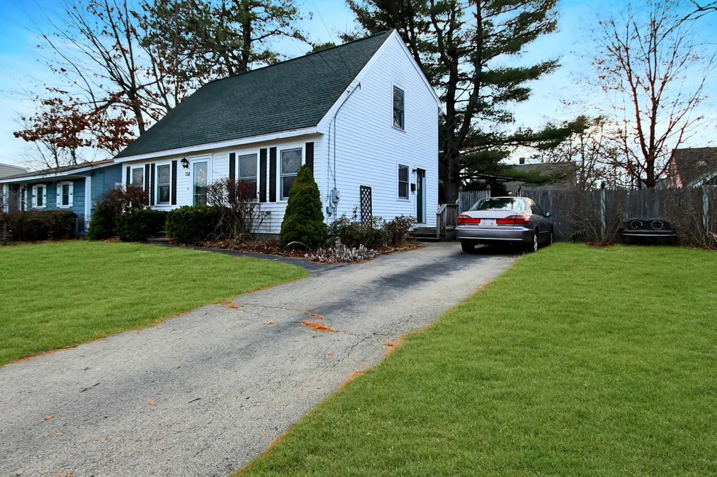 62 1/2 Nagle Street Nashua NH 03060