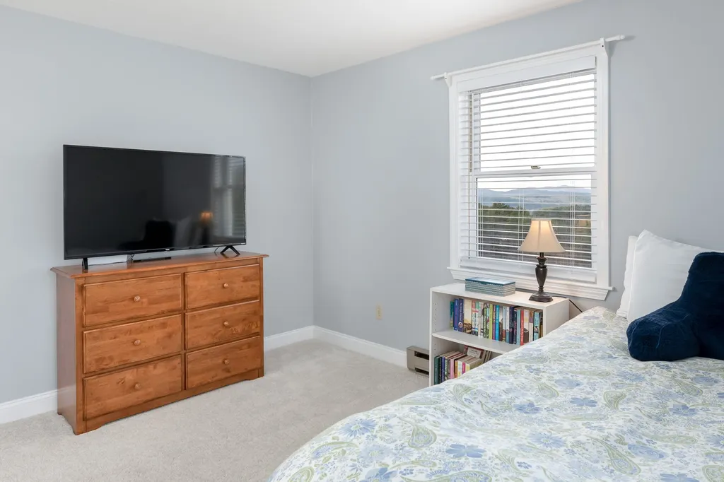 27 Pease Road Meredith NH 03253