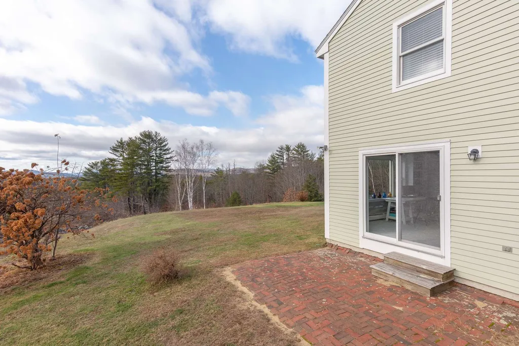 27 Pease Road Meredith NH 03253