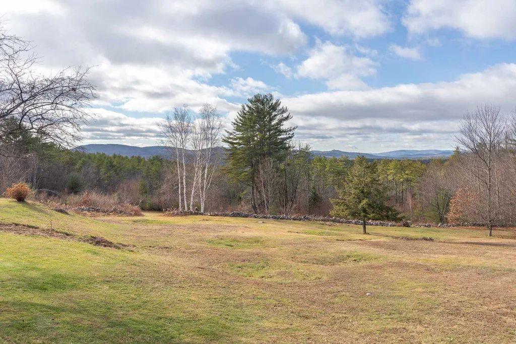 27 Pease Road Meredith NH 03253