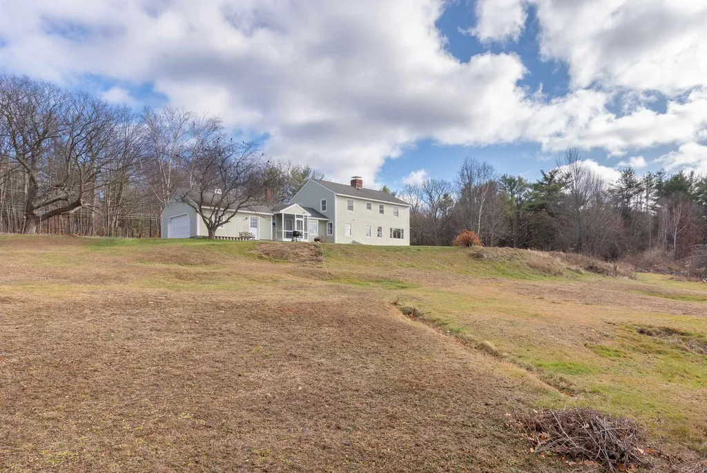 27 Pease Road Meredith NH 03253