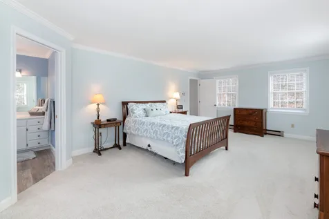 27 Pease Road Meredith NH 03253