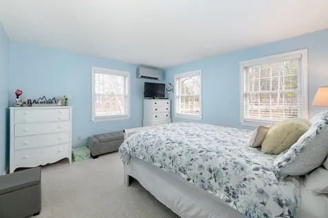 27 Pease Road Meredith NH 03253