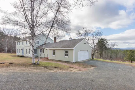 27 Pease Road Meredith NH 03253