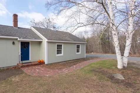 27 Pease Road Meredith NH 03253