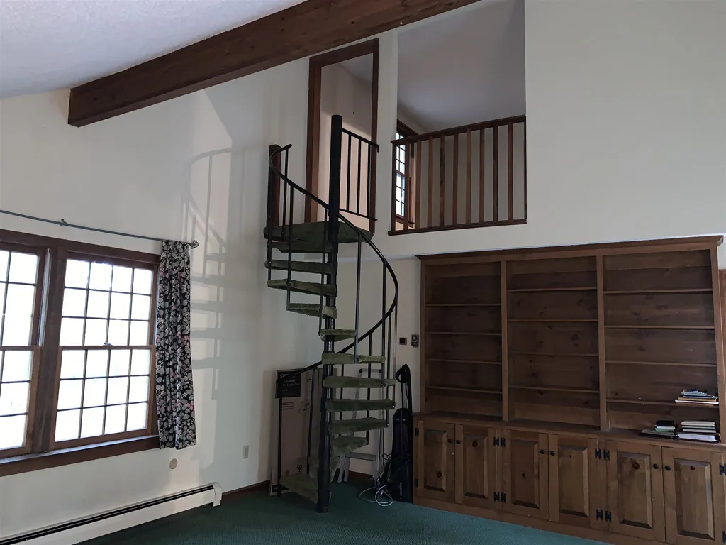 4 Wheelwright Circle Londonderry NH 03053