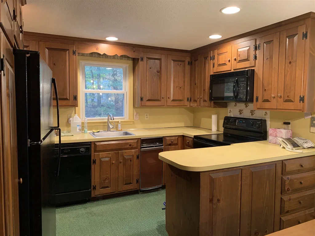 4 Wheelwright Circle Londonderry NH 03053