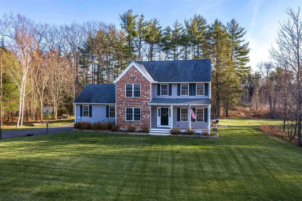35 Boxwood Drive Auburn NH 03032