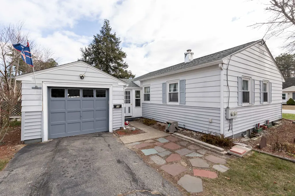 38 Seabee Street Bedford NH 03110