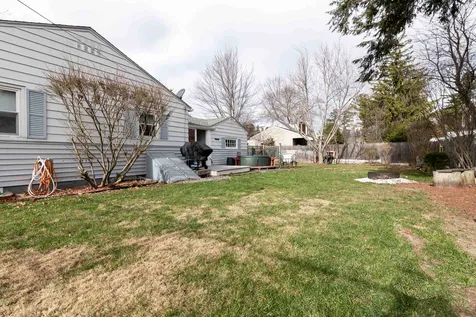 38 Seabee Street Bedford NH 03110