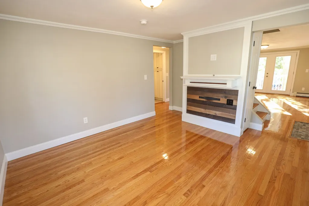 13 Sunrise Terrace Plaistow NH 03865