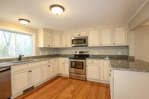 13 Sunrise Terrace Plaistow NH 03865