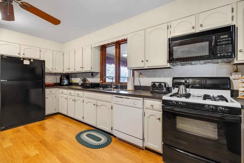 726 W Hollis Street Nashua NH 03062