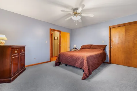 726 W Hollis Street Nashua NH 03062