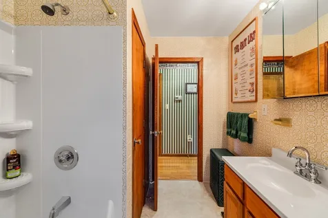 726 W Hollis Street Nashua NH 03062