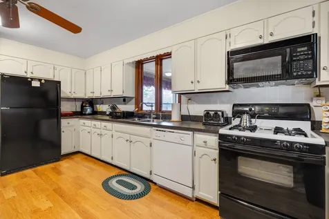 726 W Hollis Street Nashua NH 03062