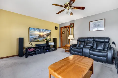 726 W Hollis Street Nashua NH 03062