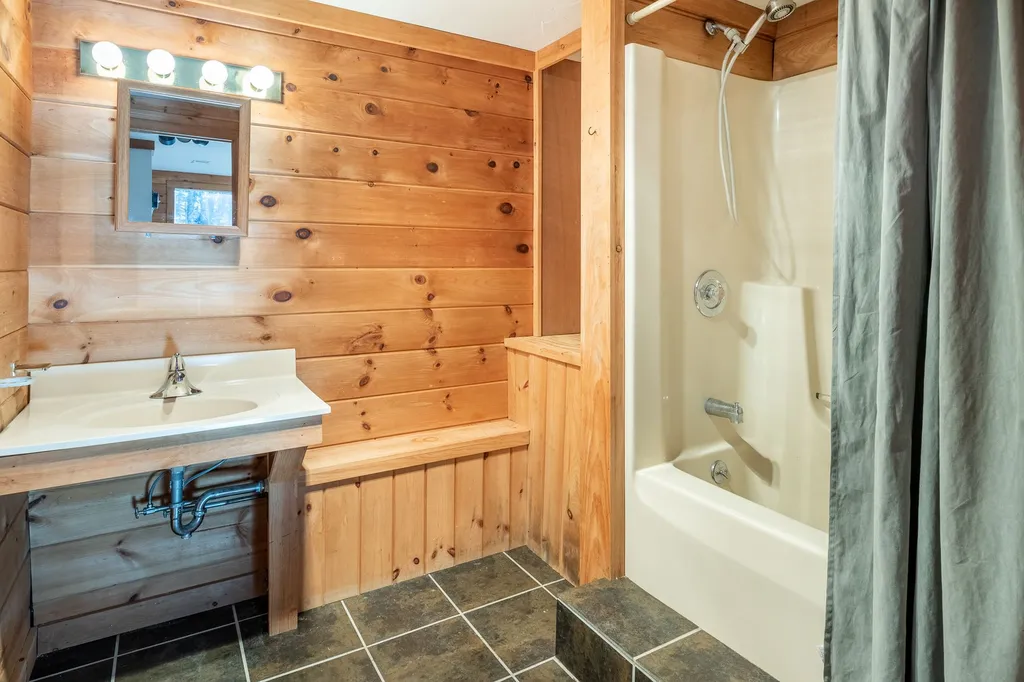 136 Stowell Road Norwich VT 05055