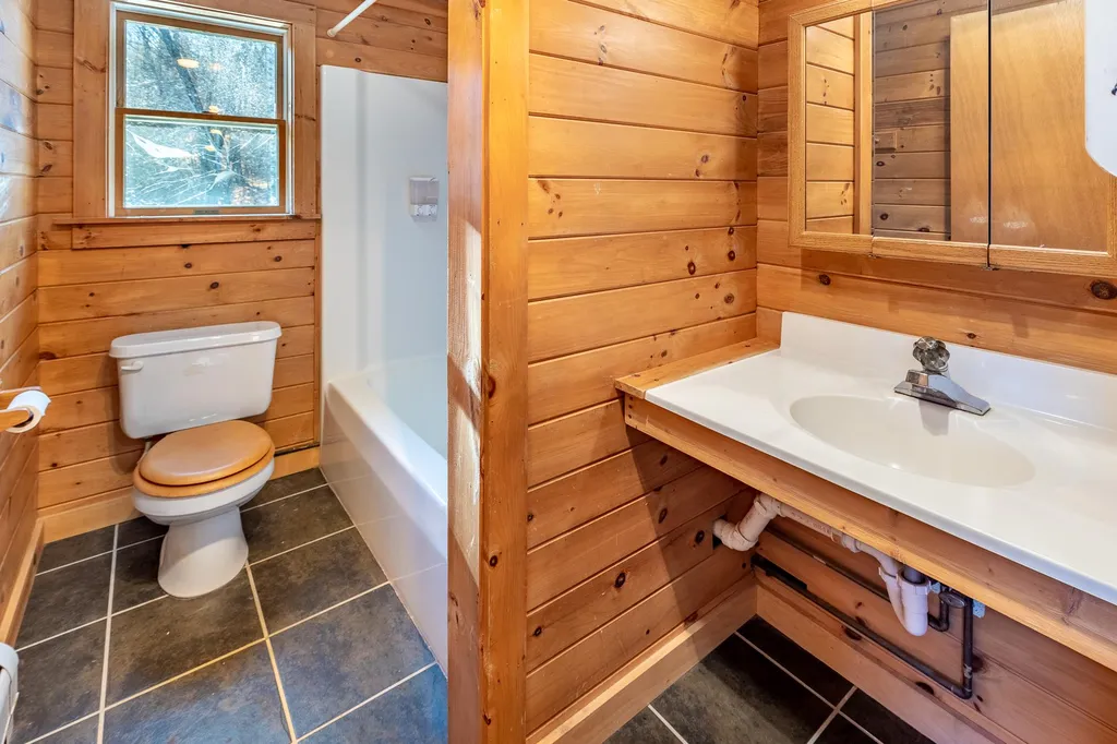136 Stowell Road Norwich VT 05055