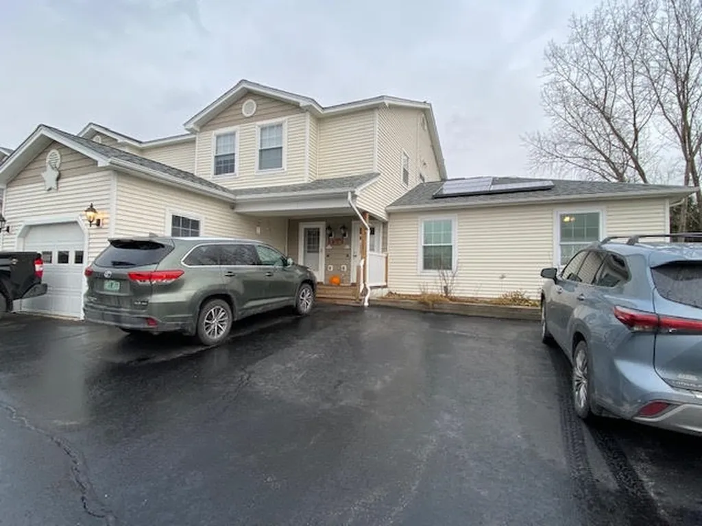 21/22 Cardinal Circle St. Albans Town VT 05478