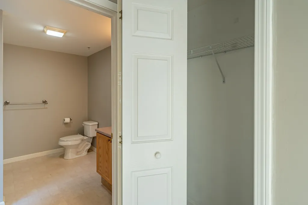 6 Crestview Circle Londonderry NH 03053