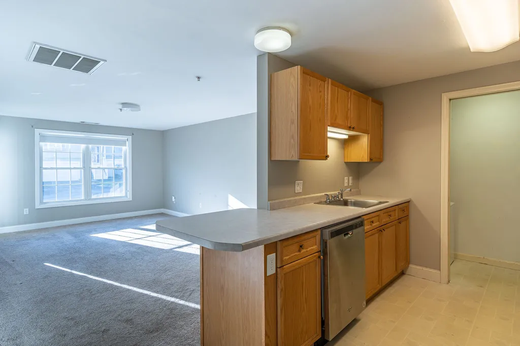 6 Crestview Circle Londonderry NH 03053