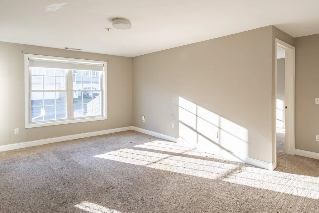 6 Crestview Circle Londonderry NH 03053