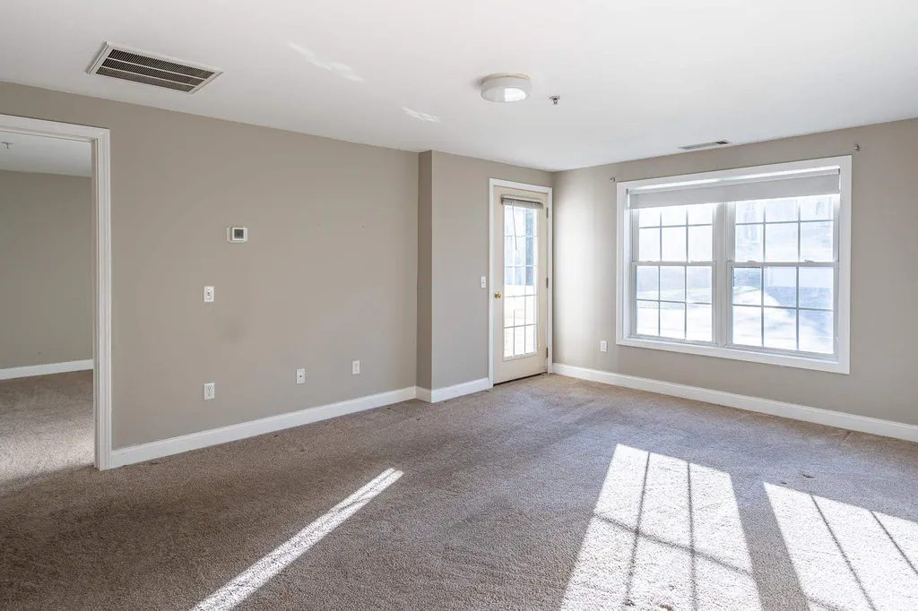 6 Crestview Circle Londonderry NH 03053