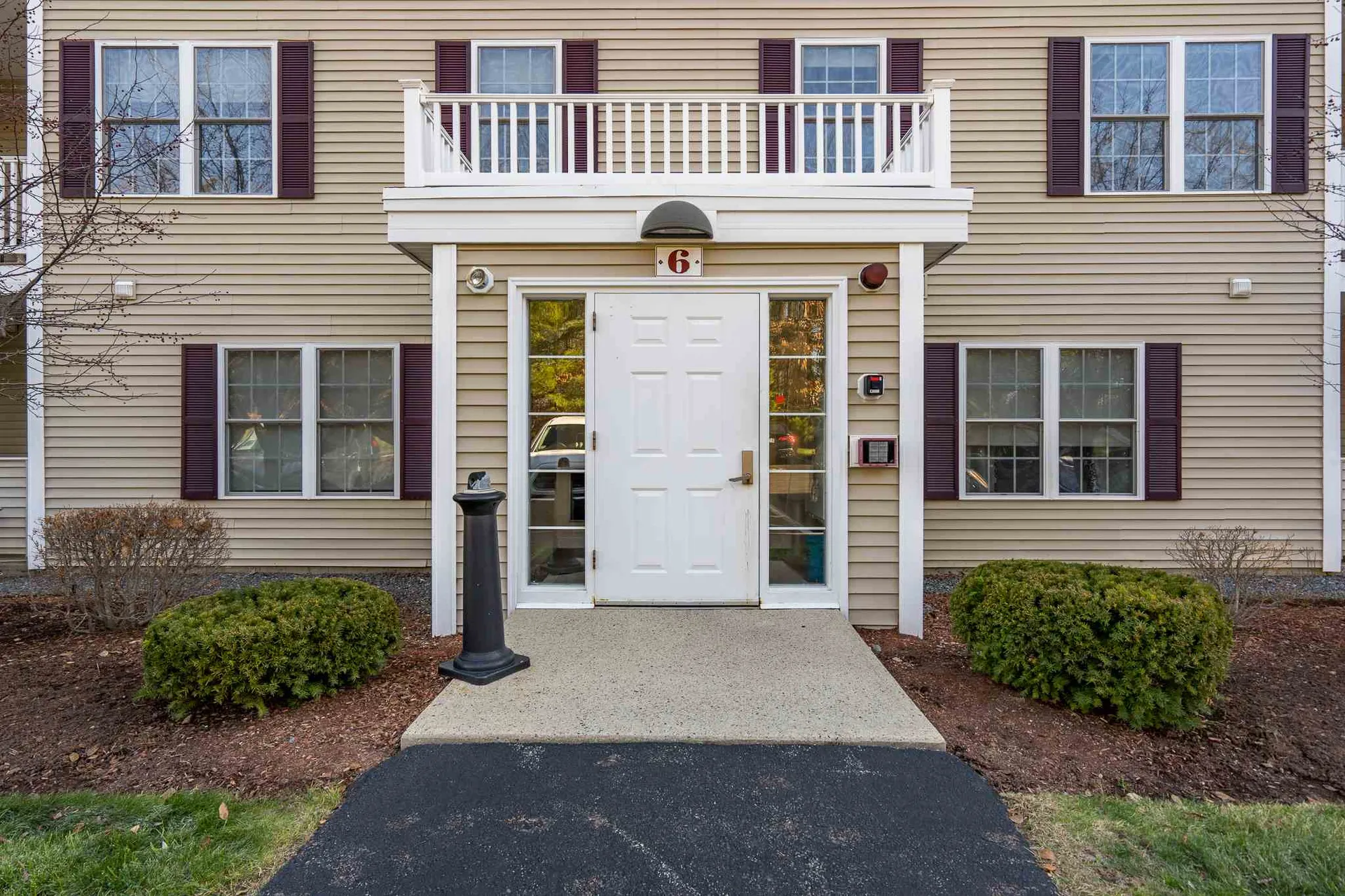 6 Crestview Circle Londonderry NH 03053