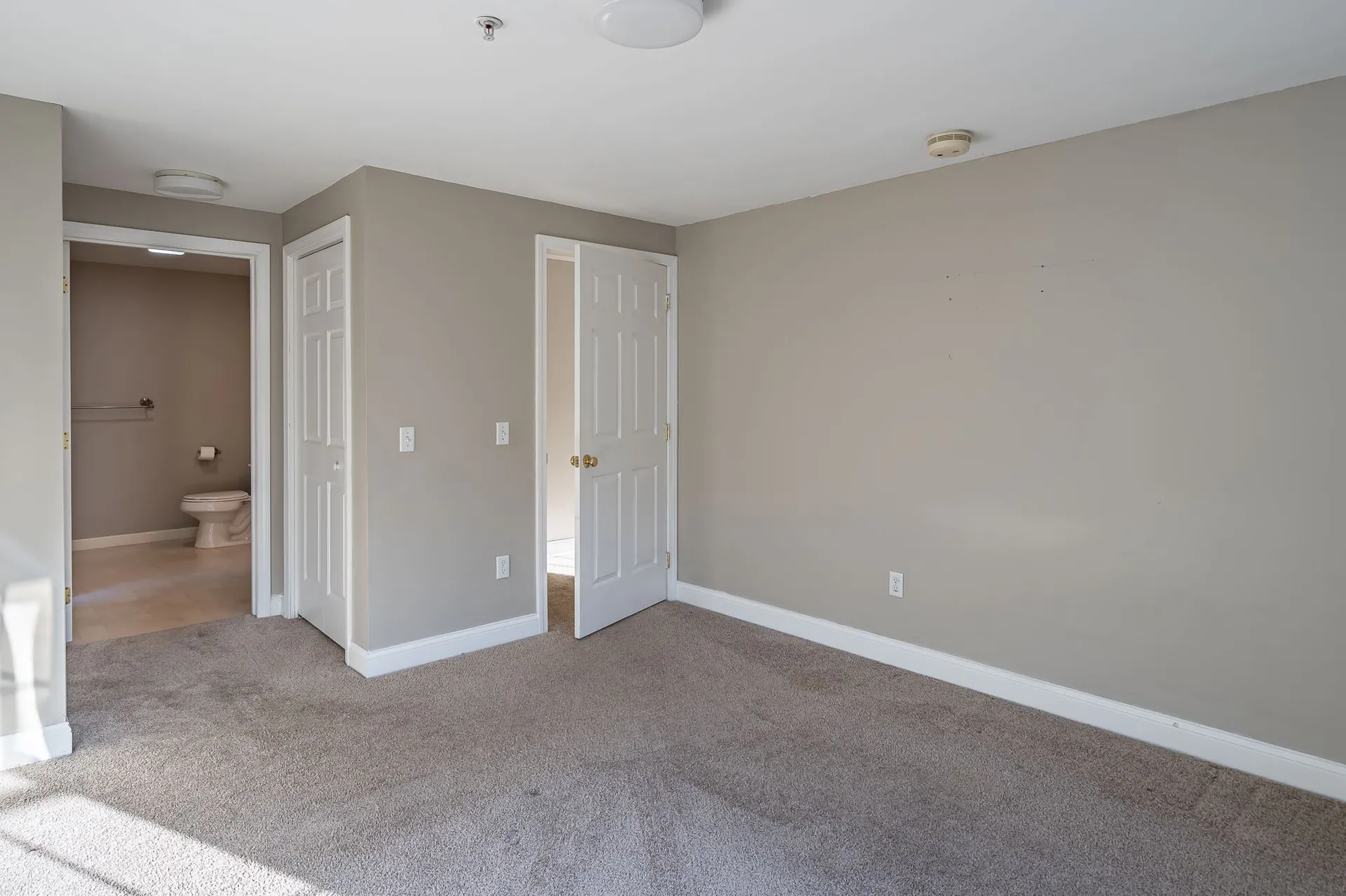 6 Crestview Circle Londonderry NH 03053