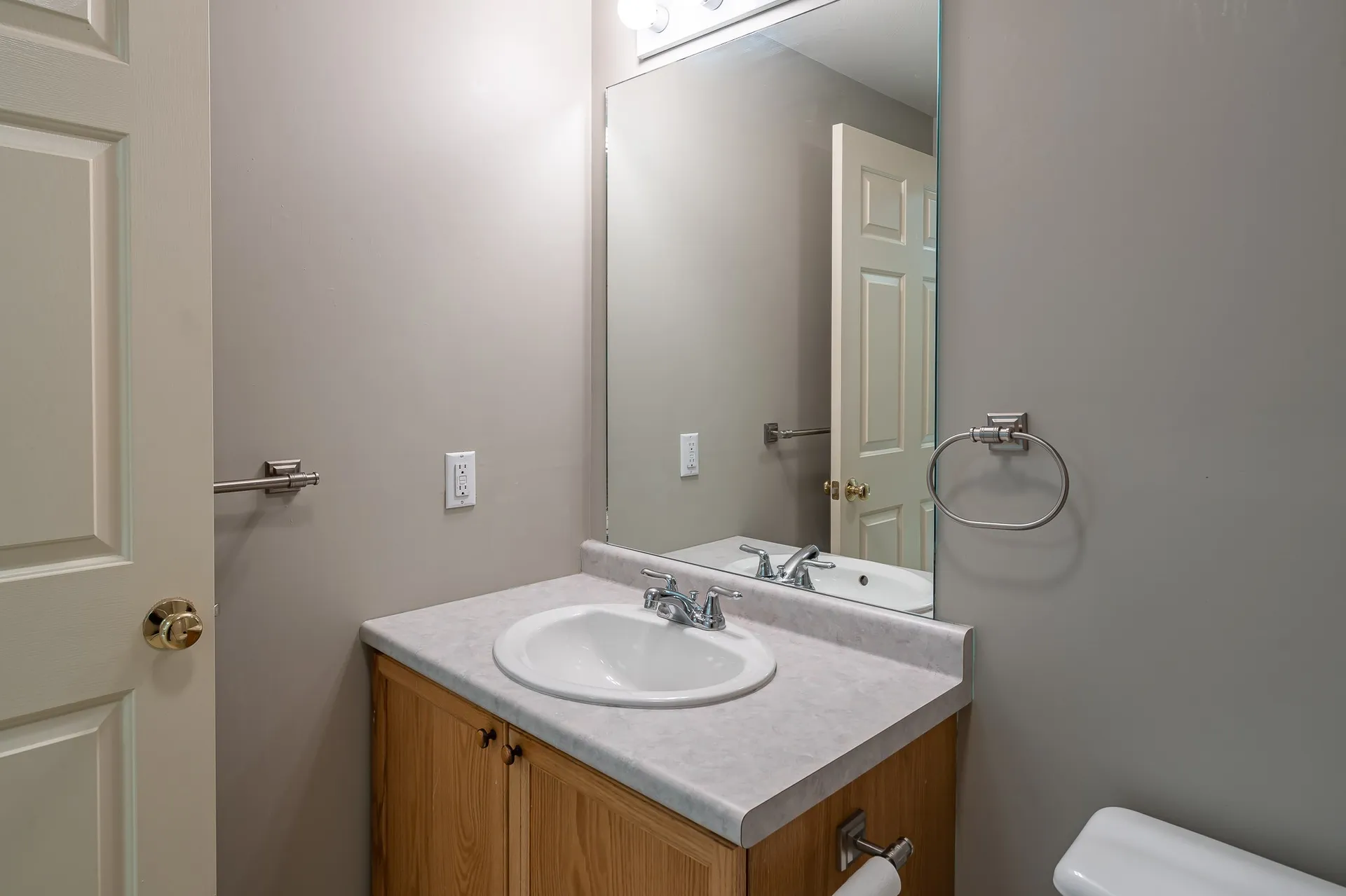 6 Crestview Circle Londonderry NH 03053