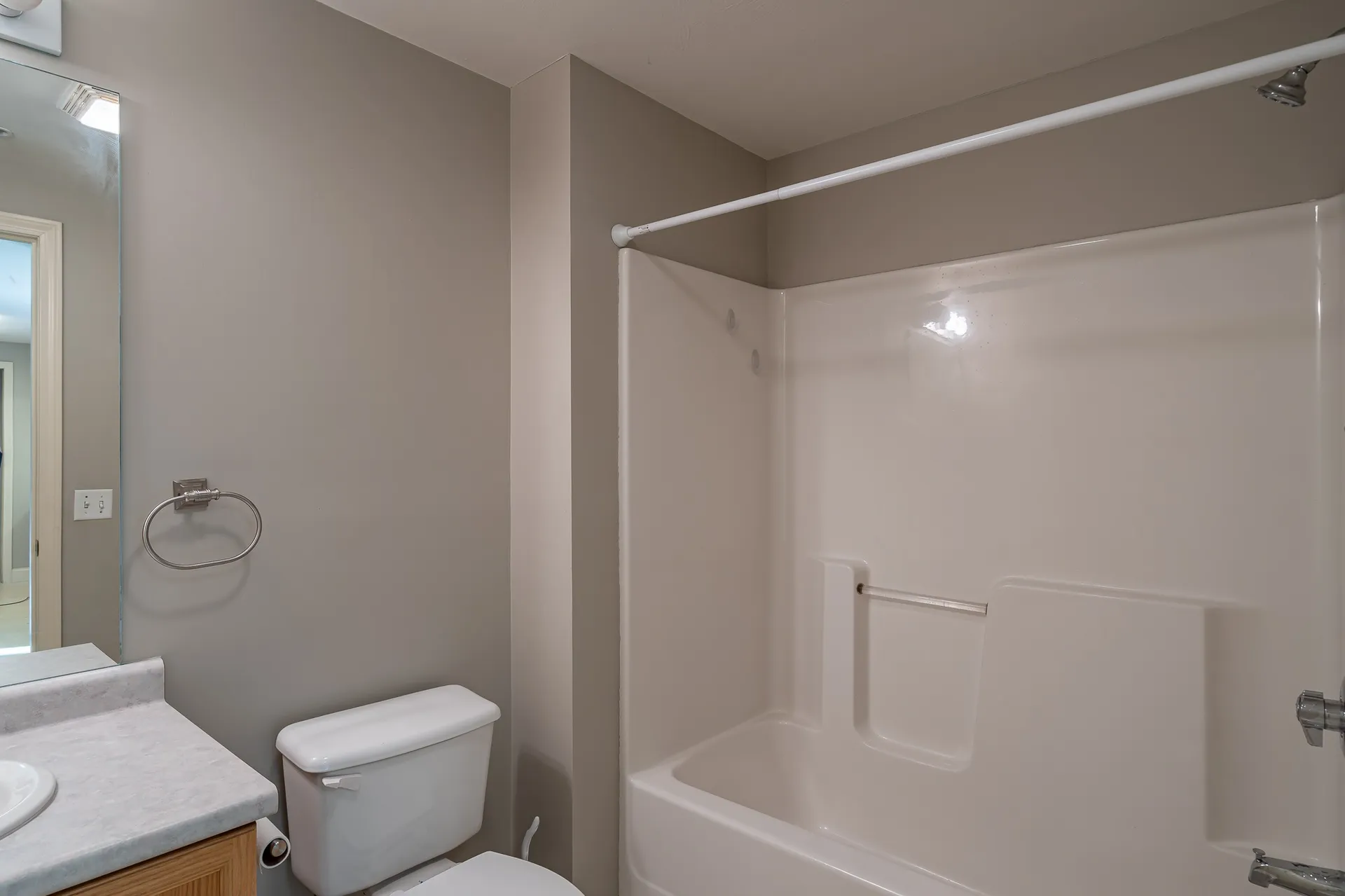 6 Crestview Circle Londonderry NH 03053