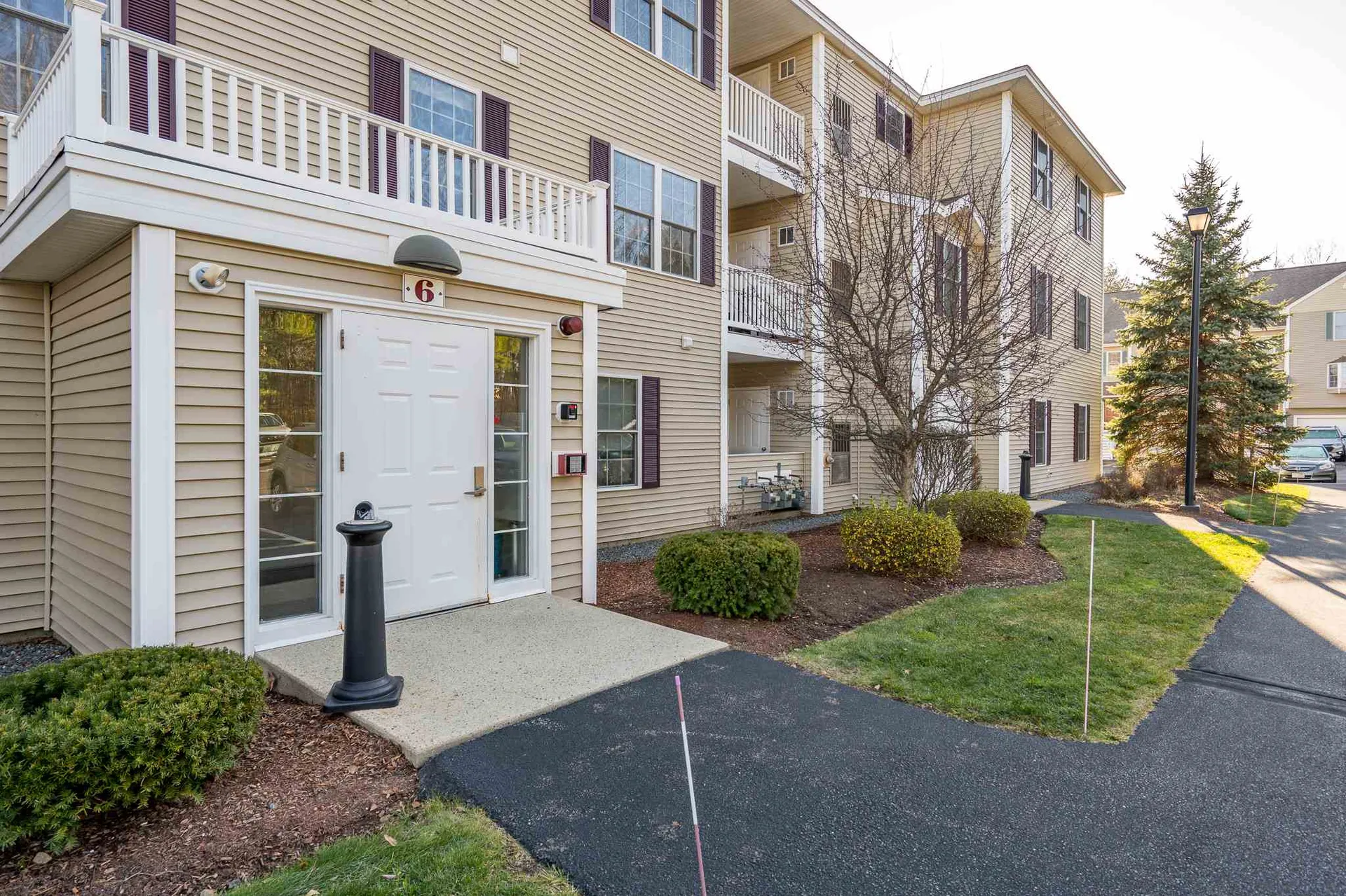 6 Crestview Circle Londonderry NH 03053