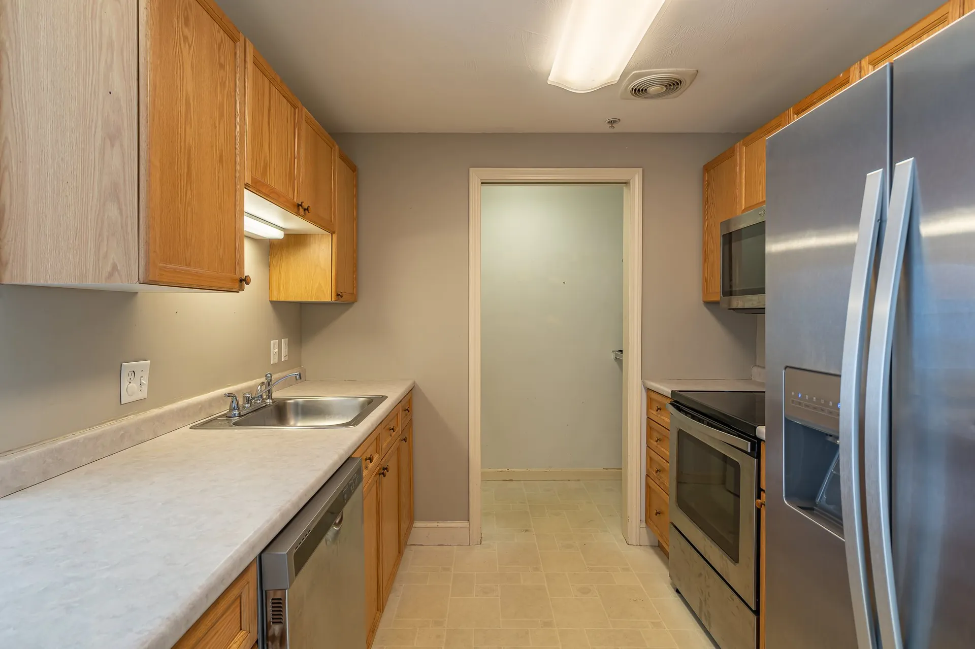 6 Crestview Circle Londonderry NH 03053