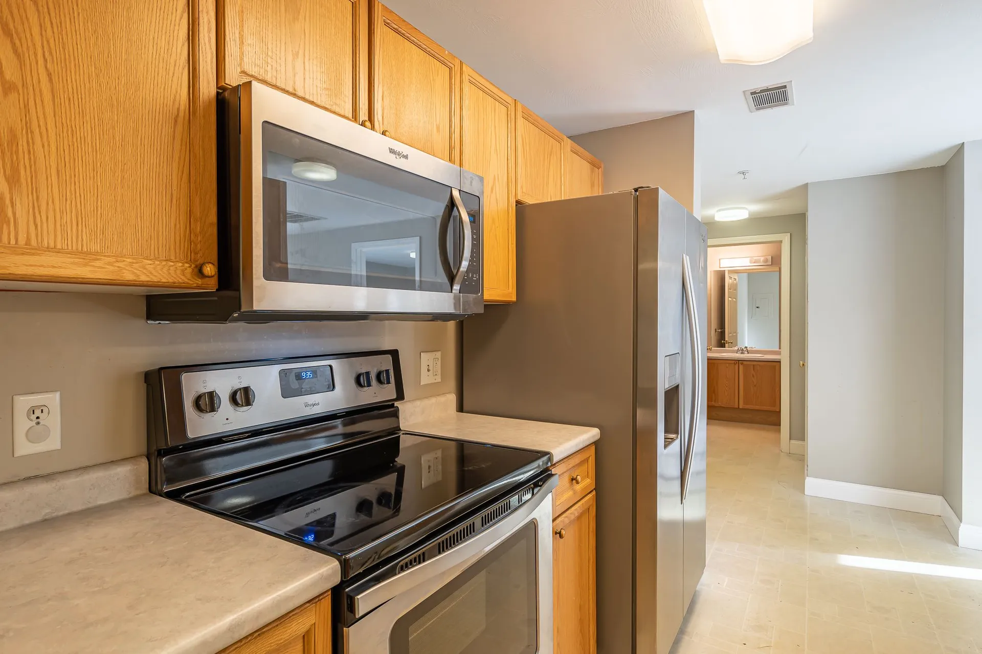 6 Crestview Circle Londonderry NH 03053