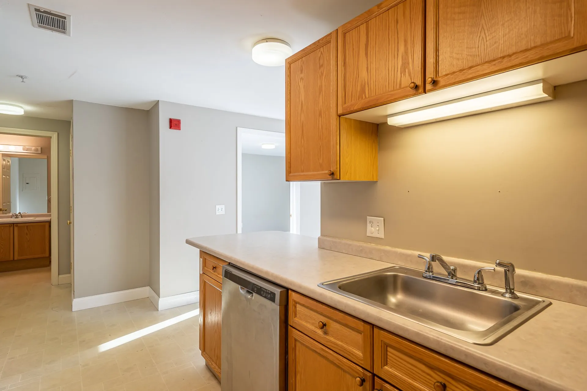 6 Crestview Circle Londonderry NH 03053