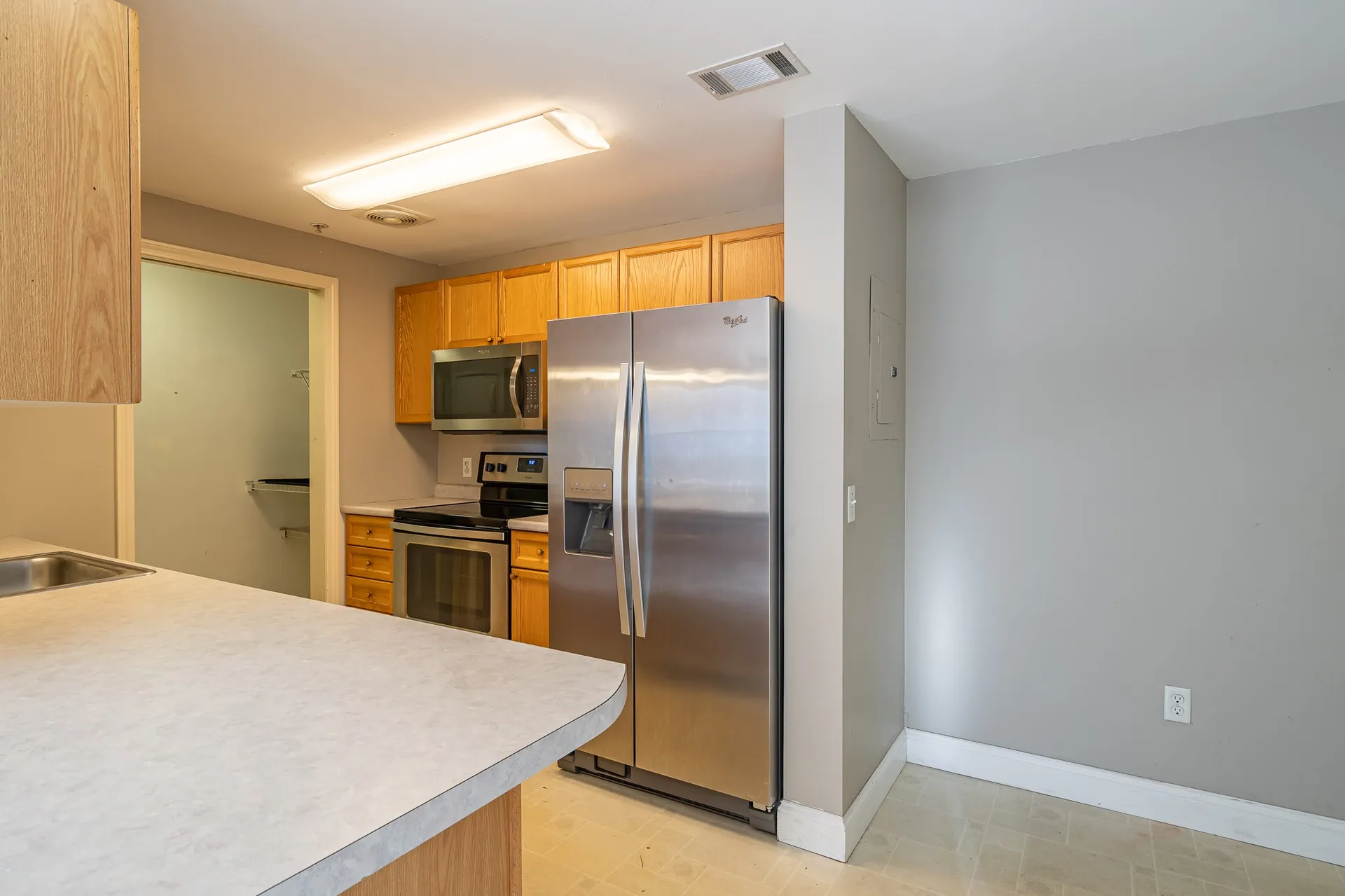 6 Crestview Circle Londonderry NH 03053