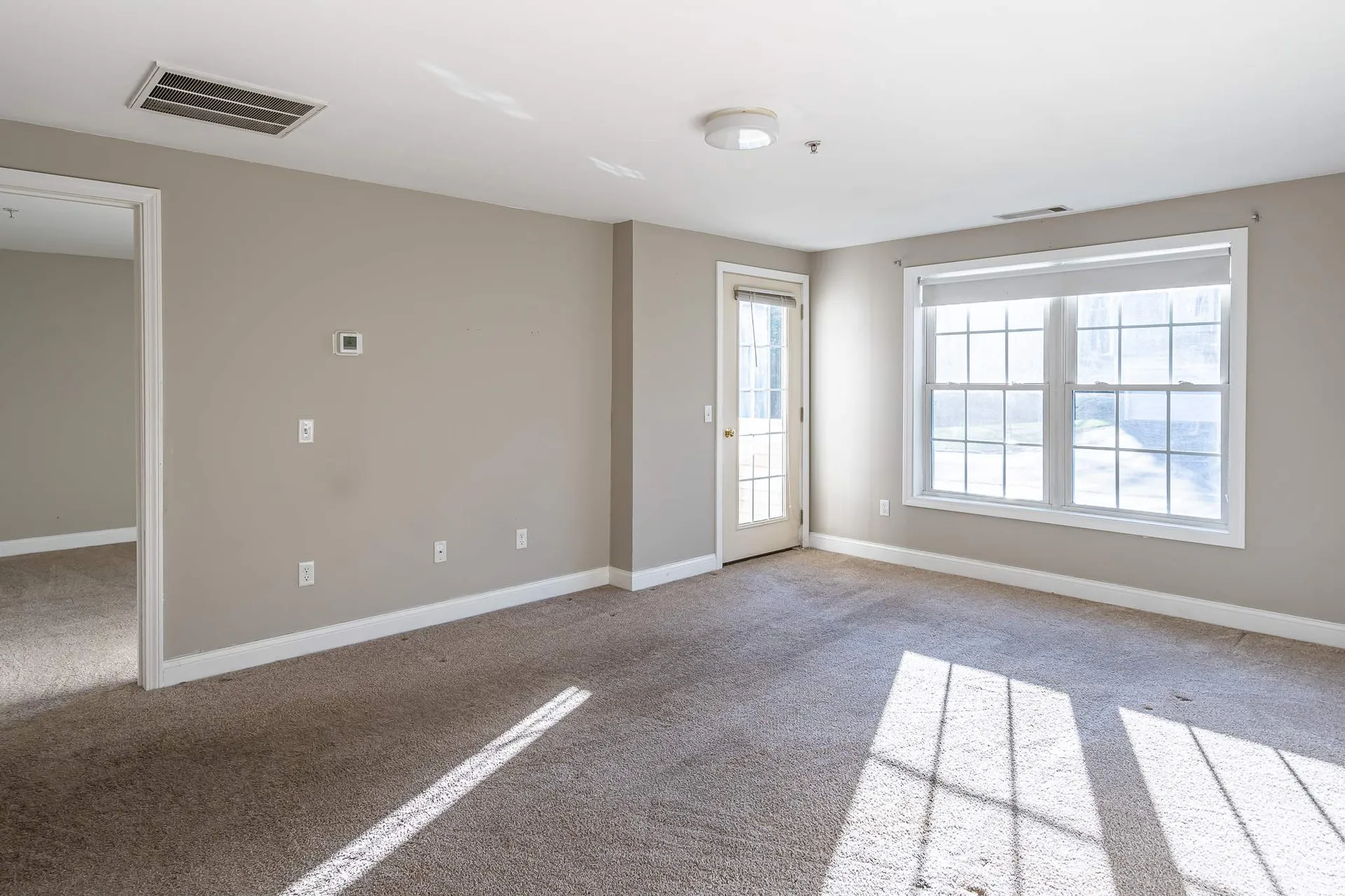 6 Crestview Circle Londonderry NH 03053