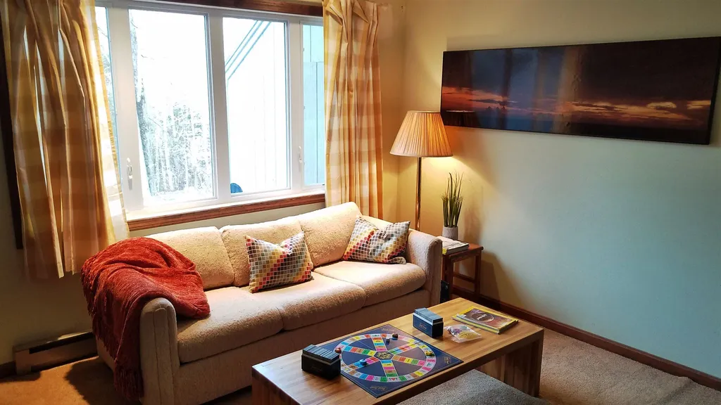 Living Room 37 River Run #3, Thornton, NH 03285 Alpine Lakes Real Estate