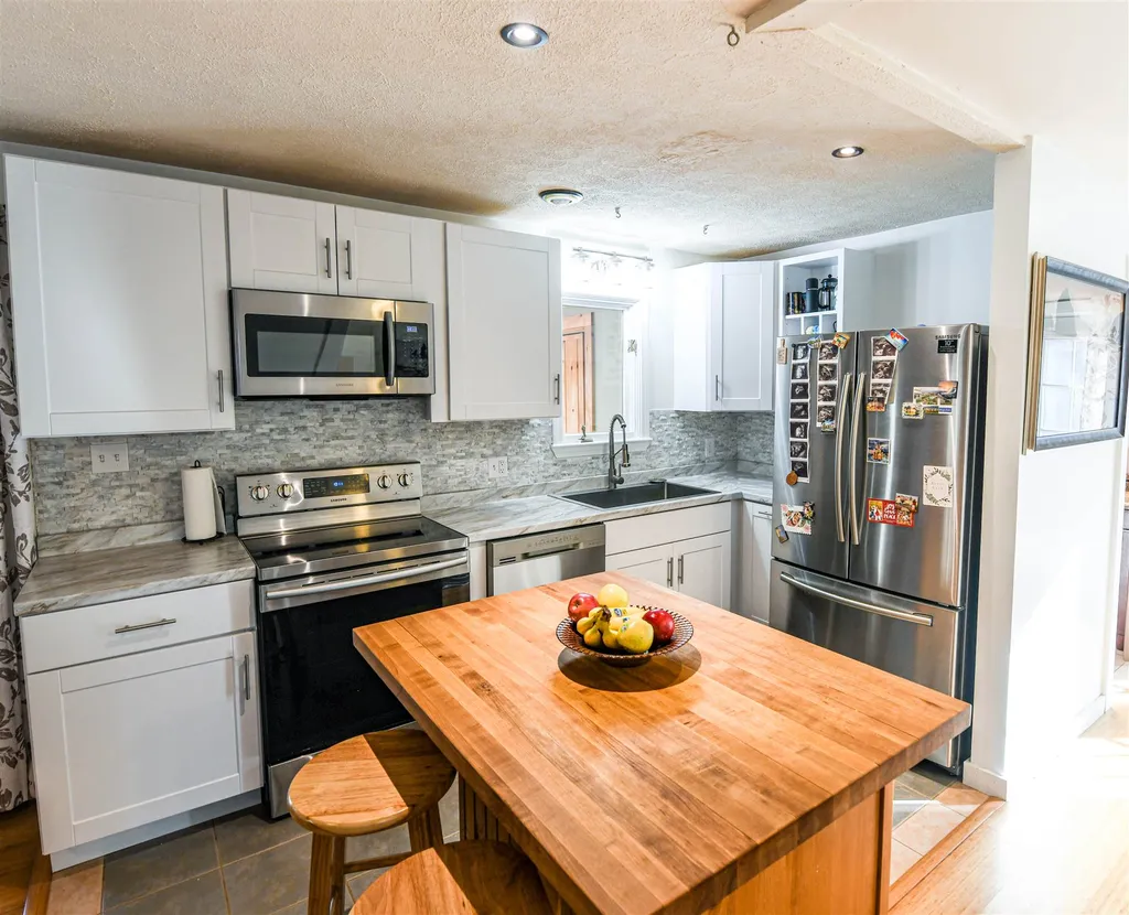 76 Cox Road Campton NH 03223