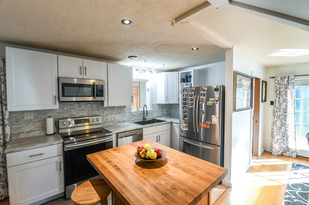 76 Cox Road Campton NH 03223