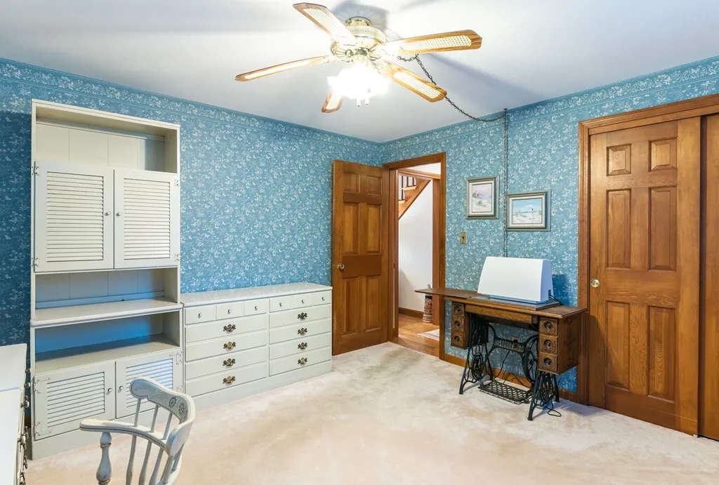 8 Hopkins Drive Hudson NH 03051