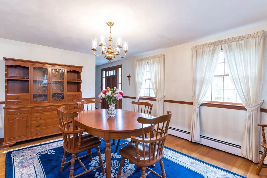 8 Hopkins Drive Hudson NH 03051