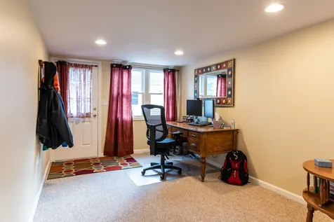 8 Hopkins Drive Hudson NH 03051