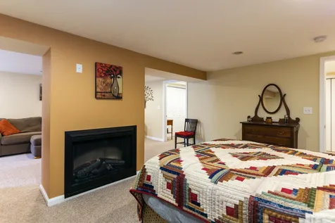 8 Hopkins Drive Hudson NH 03051