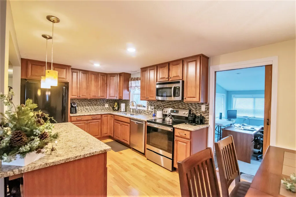 6 Bluebird Lane Atkinson NH 03811
