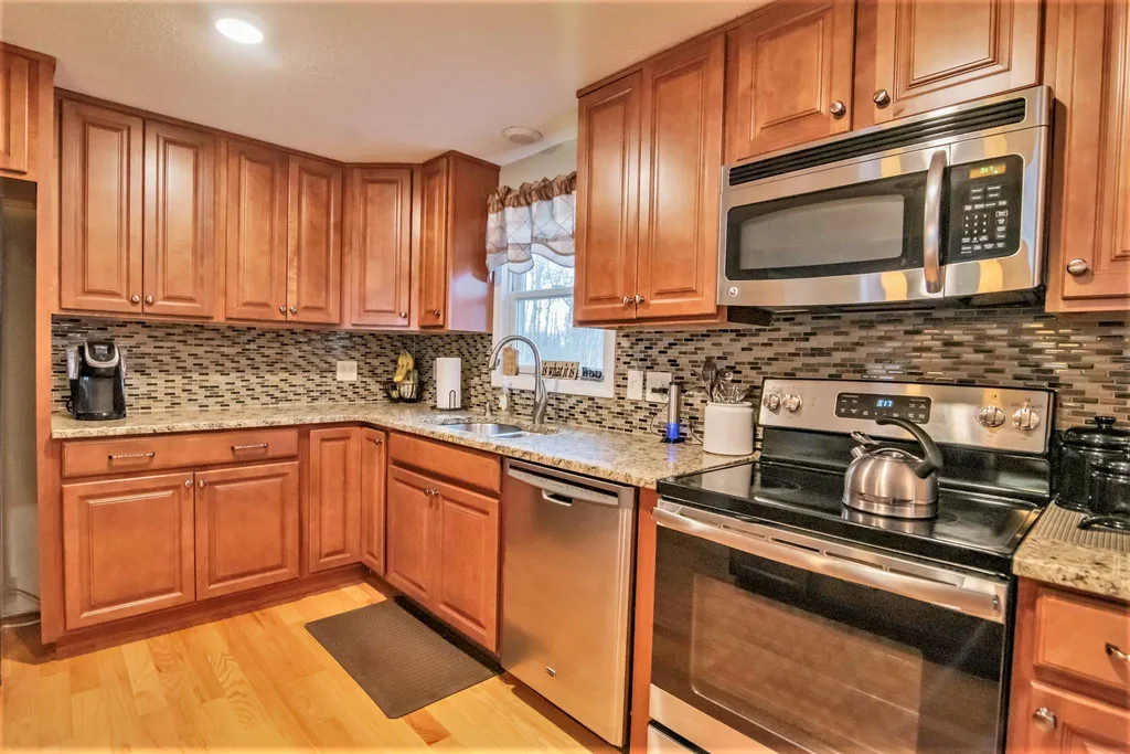 6 Bluebird Lane Atkinson NH 03811