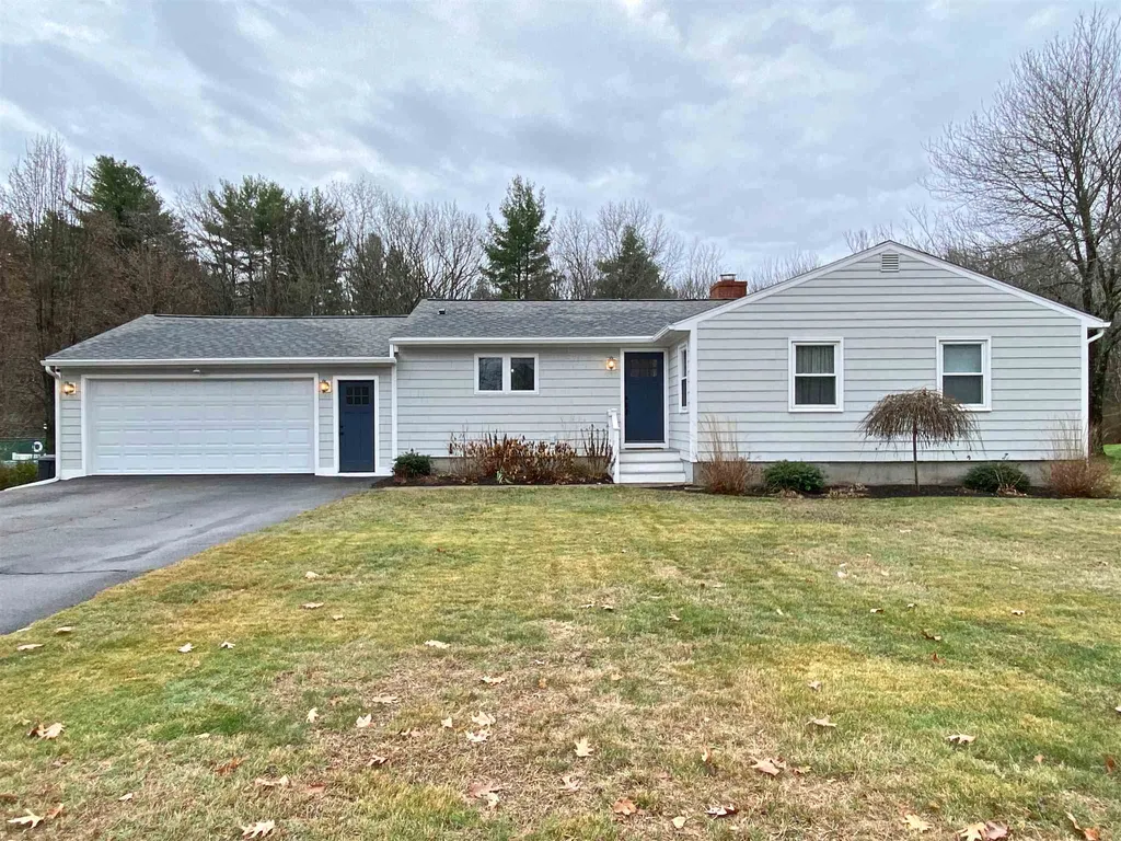 12 Hobbs Road North Hampton NH 03862