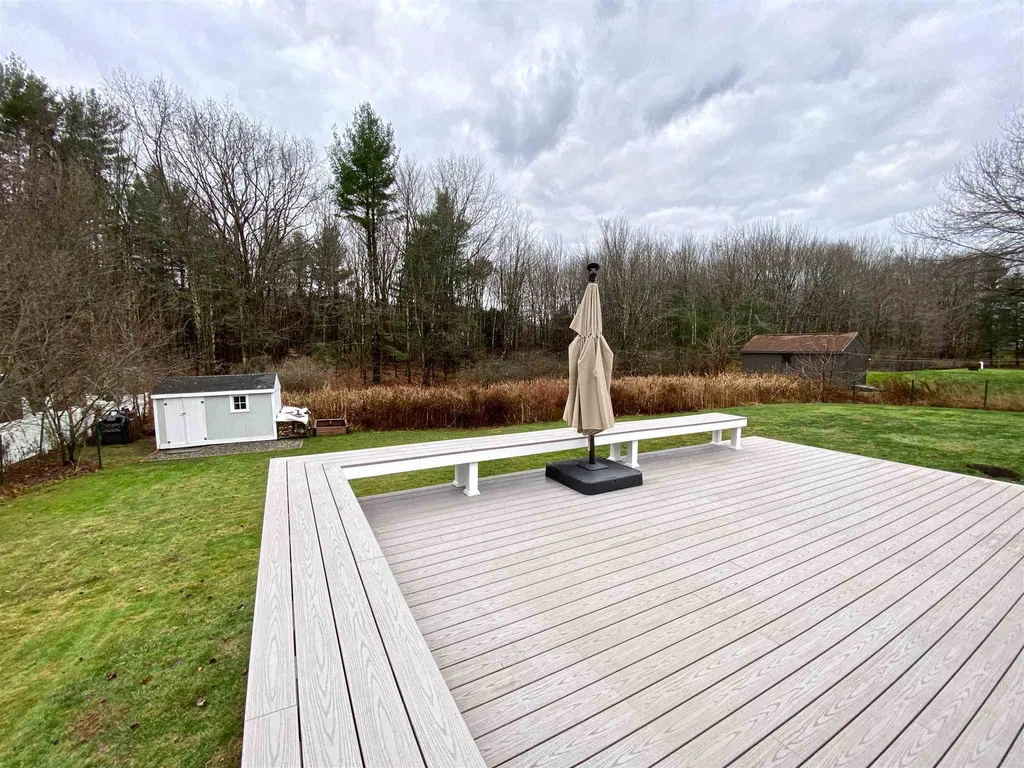 12 Hobbs Road North Hampton NH 03862