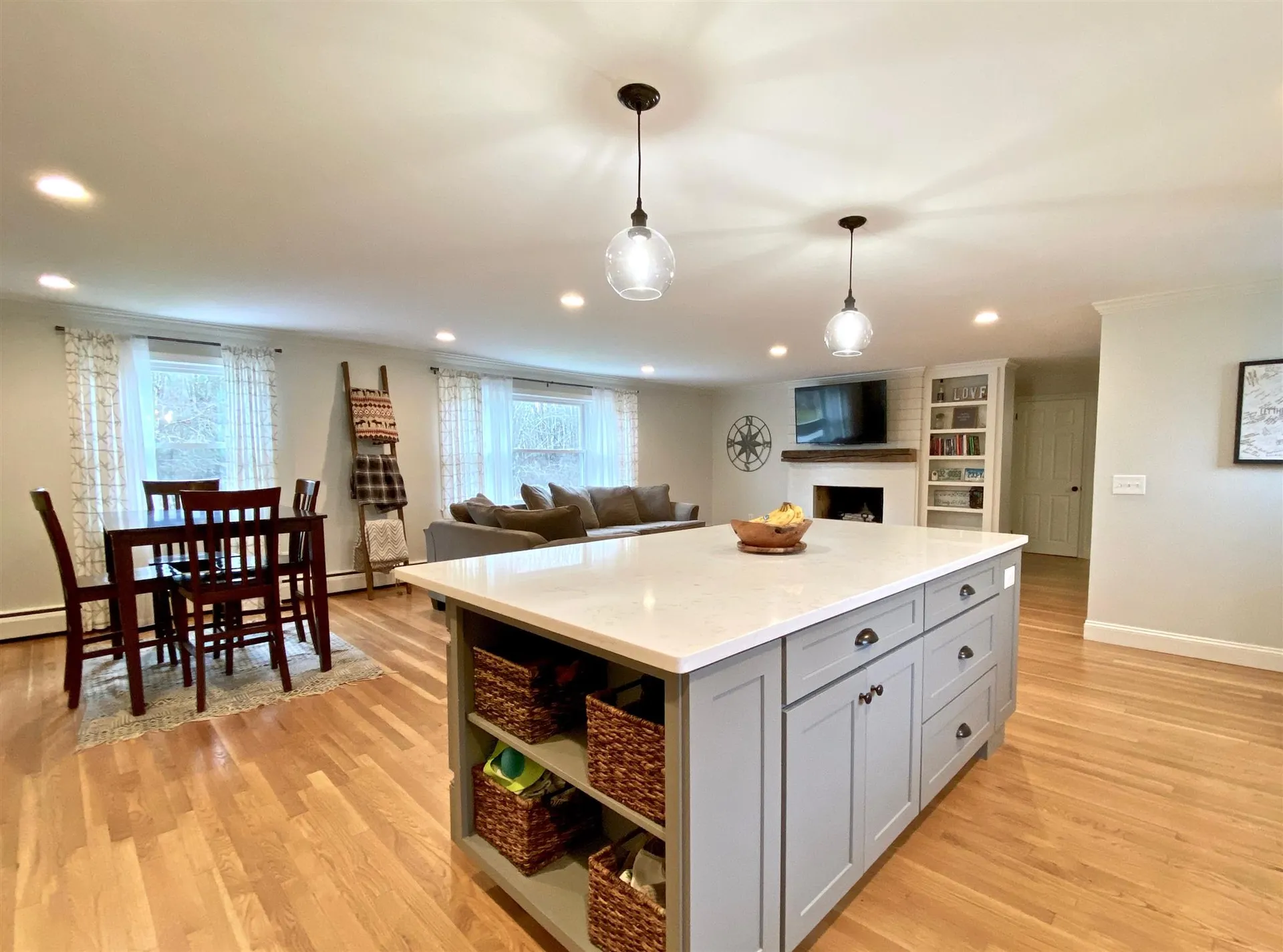 12 Hobbs Road North Hampton NH 03862